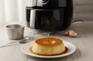 Pudim sendo preparado em uma Airfry